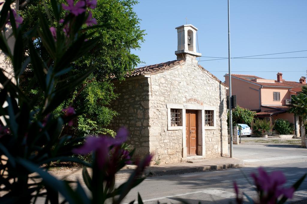 Gracia Apartments Funtana Exterior foto